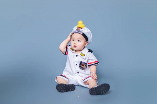 阿拉尔宝宝几个月攒肚子